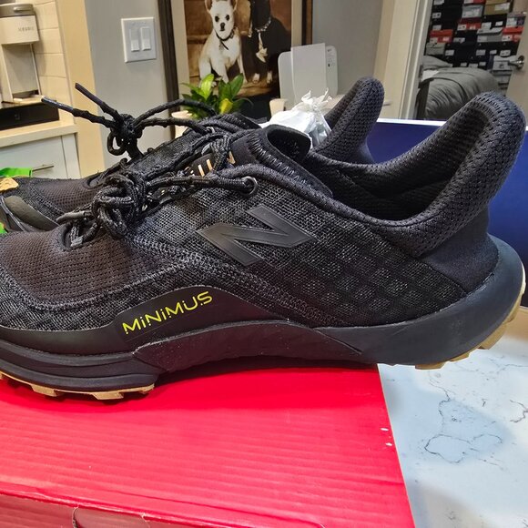 New Balance Mens Minimus Trail Running Sneakers US 10 M Black MTM10LK1 NEW - Picture 1 of 15